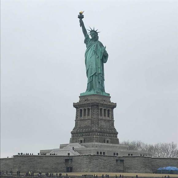 Meet your Posher, Kim - Picture 1 of 1